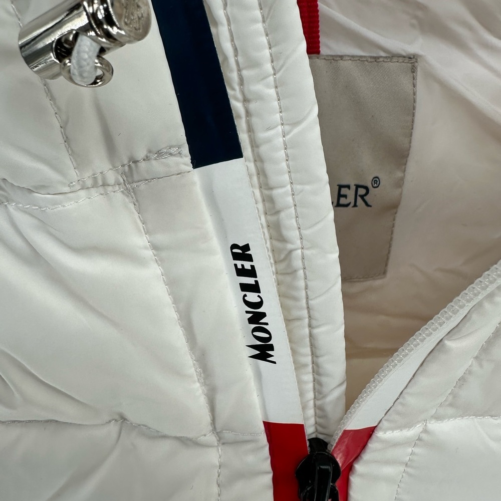 Moncler Cream Puffer Jacket with Logo Patch - Picture 5 of 13